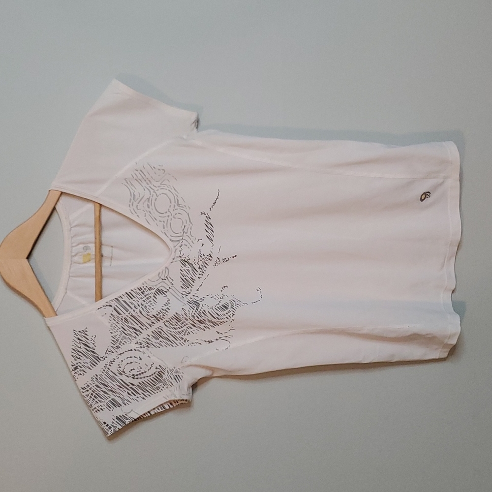 Mountain Hardwear wicking t shirt (small)